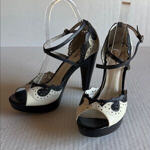 Vince Camuto Retro Pinup Style Leather Peep Toe Heels